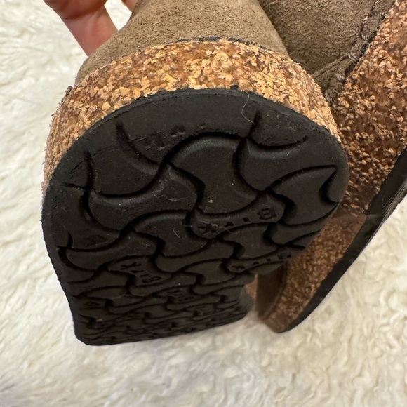 Fall Flats - Picture 7 of 10